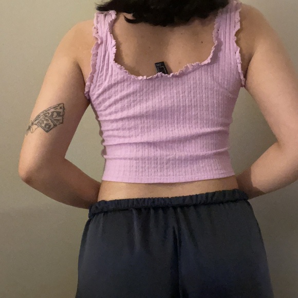 Frilly pink tank - Picture 3 of 3